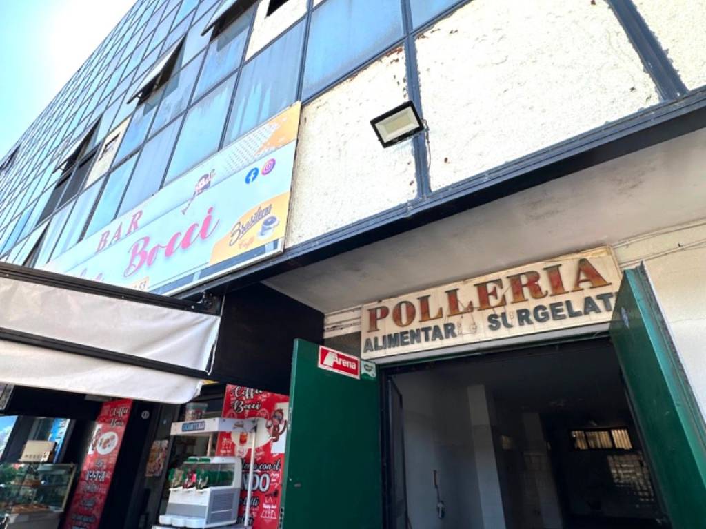 negozio in vendita a Casoria