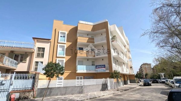 locale commerciale in vendita a Casoria in zona Centro Storico