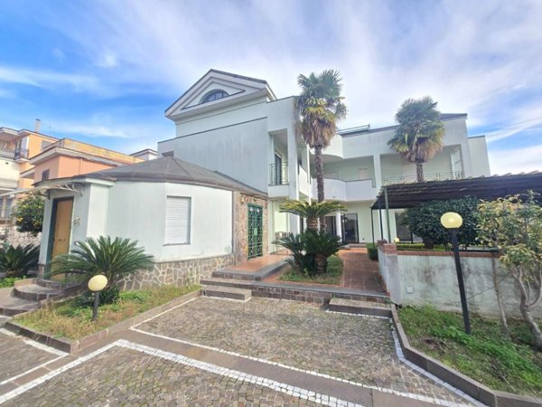 casa indipendente in vendita a Casoria