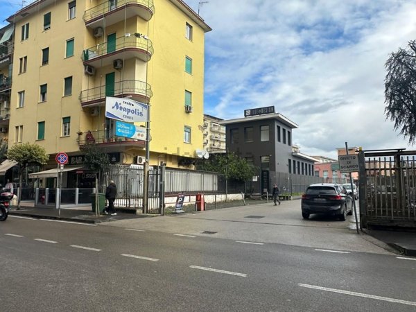 capannone in vendita a Casoria