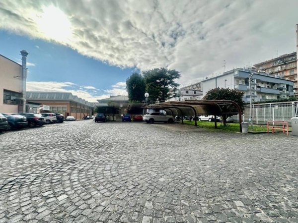 capannone in vendita a Casoria