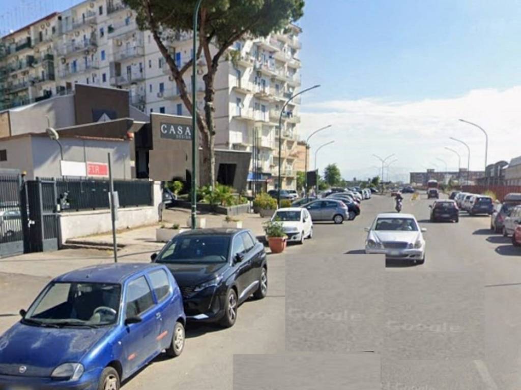 negozio in vendita a Casoria in zona Arpino
