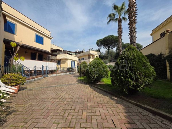 appartamento in vendita a Casoria in zona Centro Storico