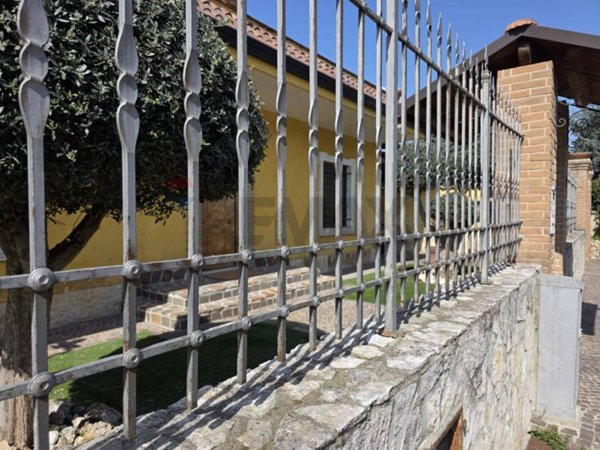 casa indipendente in vendita a Casoria