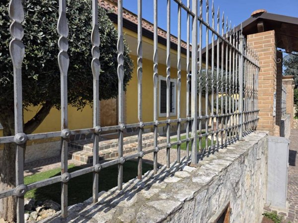 casa indipendente in vendita a Casoria