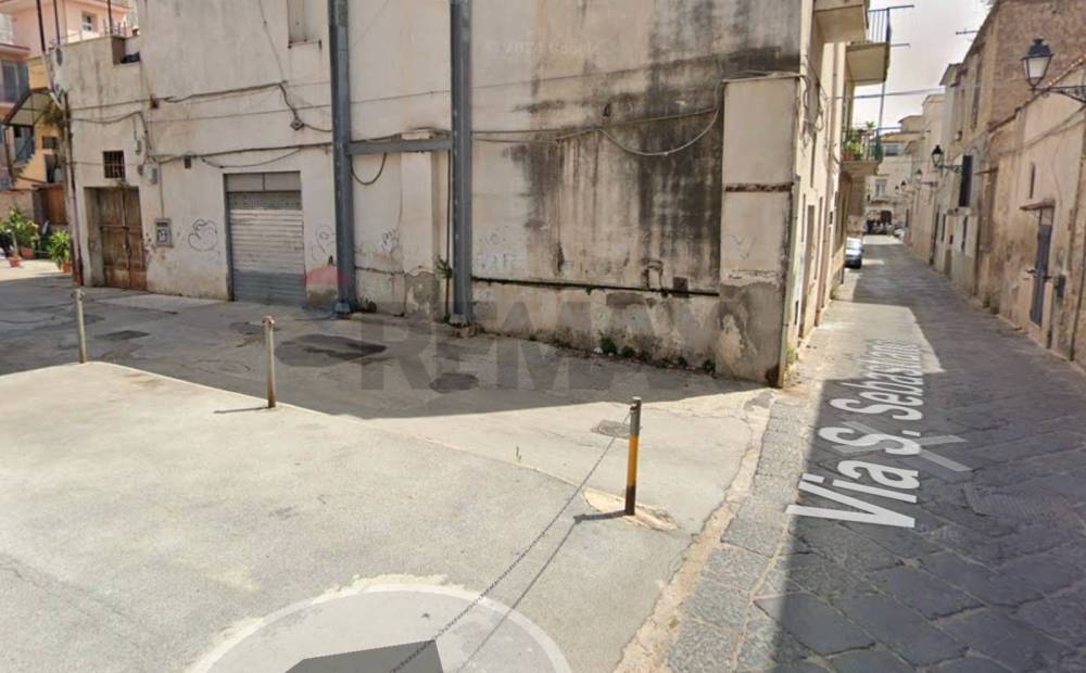 locale commerciale in vendita a Casoria in zona Centro Storico