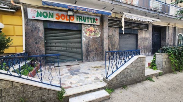 negozio in vendita a Casoria