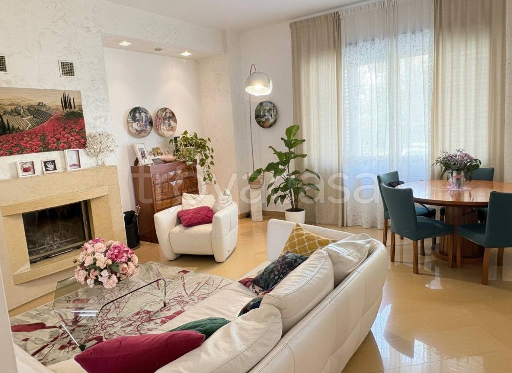 casa indipendente in vendita a Casoria in zona Arpino