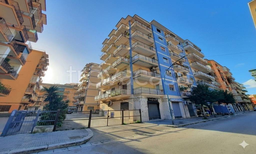 negozio in vendita a Casoria
