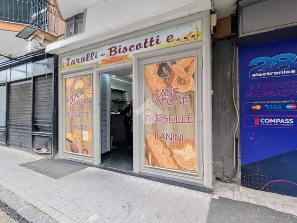 negozio in vendita a Casoria in zona Centro Storico