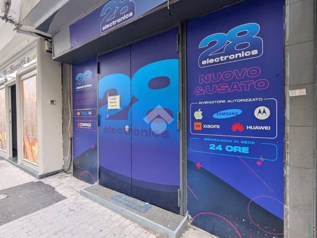 negozio in vendita a Casoria in zona Centro Storico