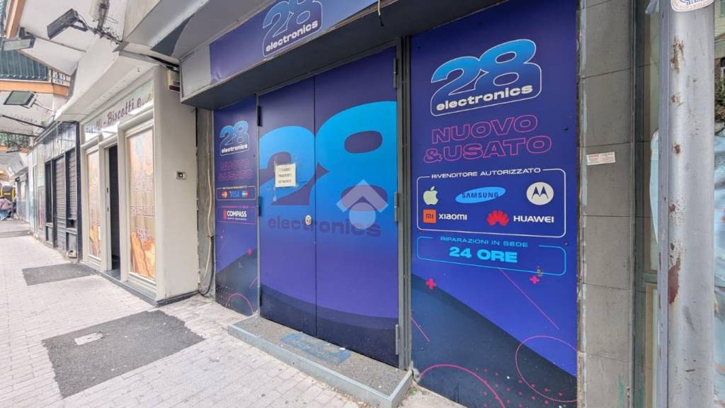 negozio in vendita a Casoria in zona Centro Storico
