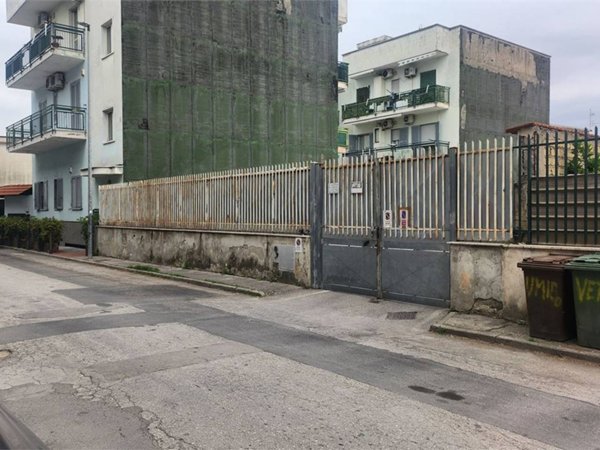 negozio in vendita a Casoria