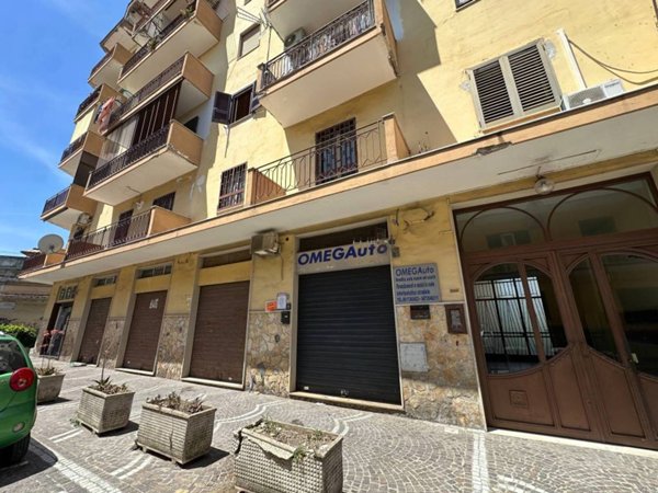 negozio in vendita a Casoria