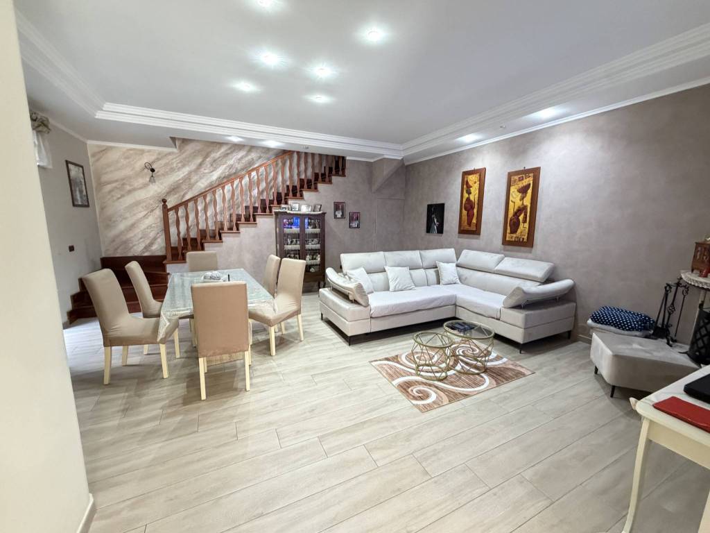 casa indipendente in vendita a Casoria