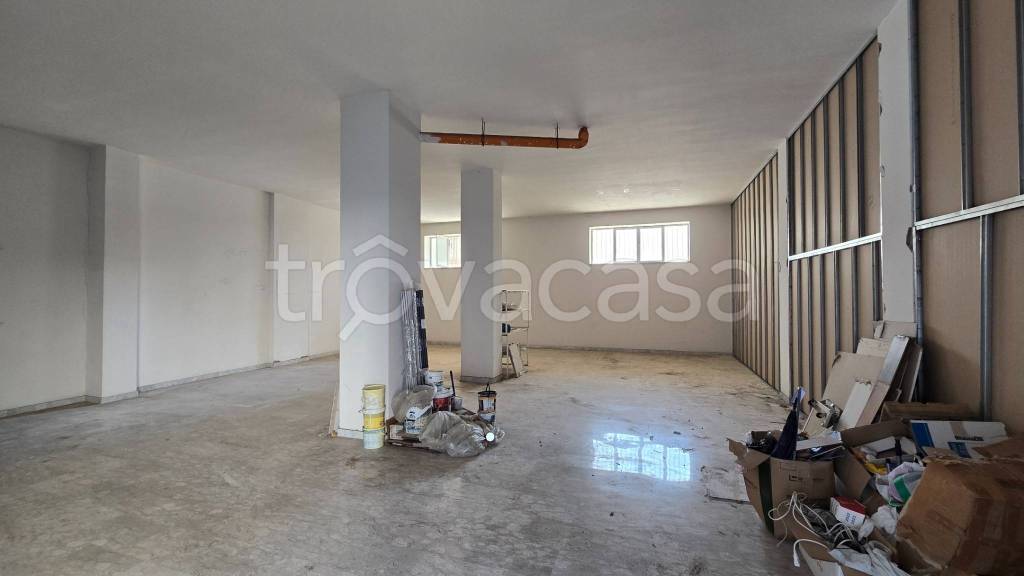 negozio in vendita a Casoria in zona Centro Storico