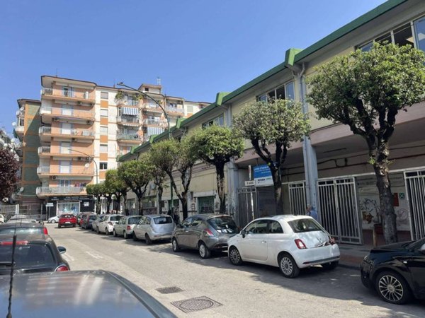 negozio in vendita a Casoria