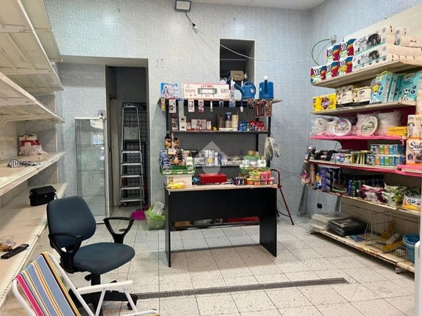 negozio in vendita a Casoria in zona Centro Storico