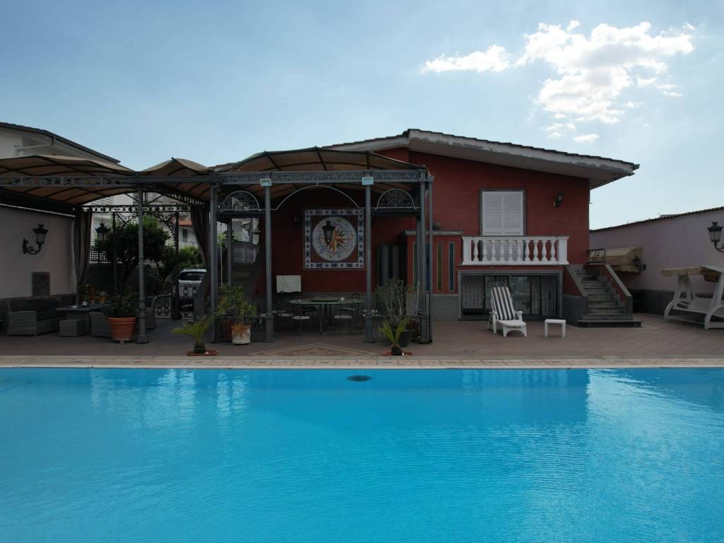 casa indipendente in vendita a Casoria in zona Arpino