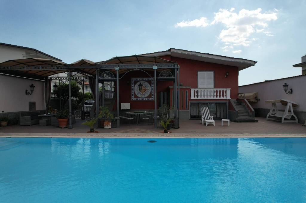 casa indipendente in vendita a Casoria in zona Arpino