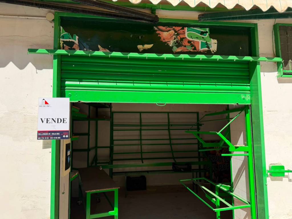 negozio in vendita a Casoria in zona Centro Storico