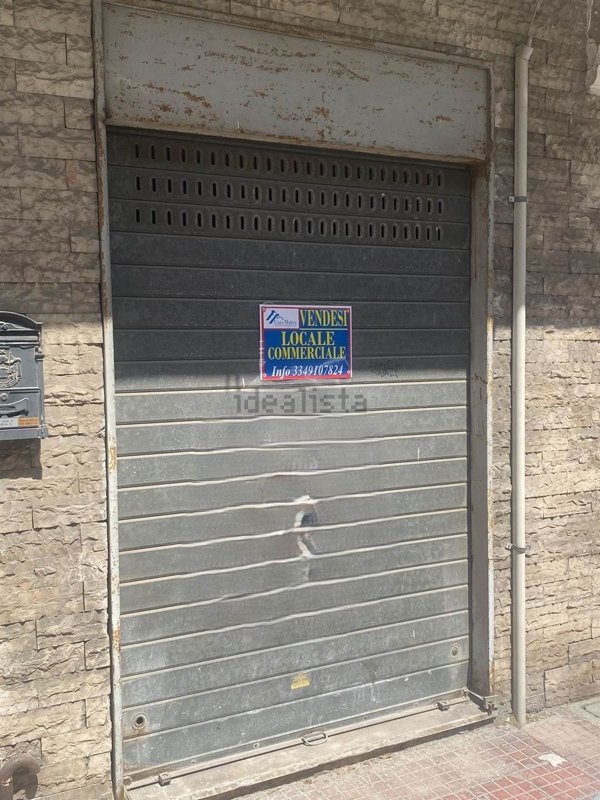 locale commerciale in vendita a Casoria