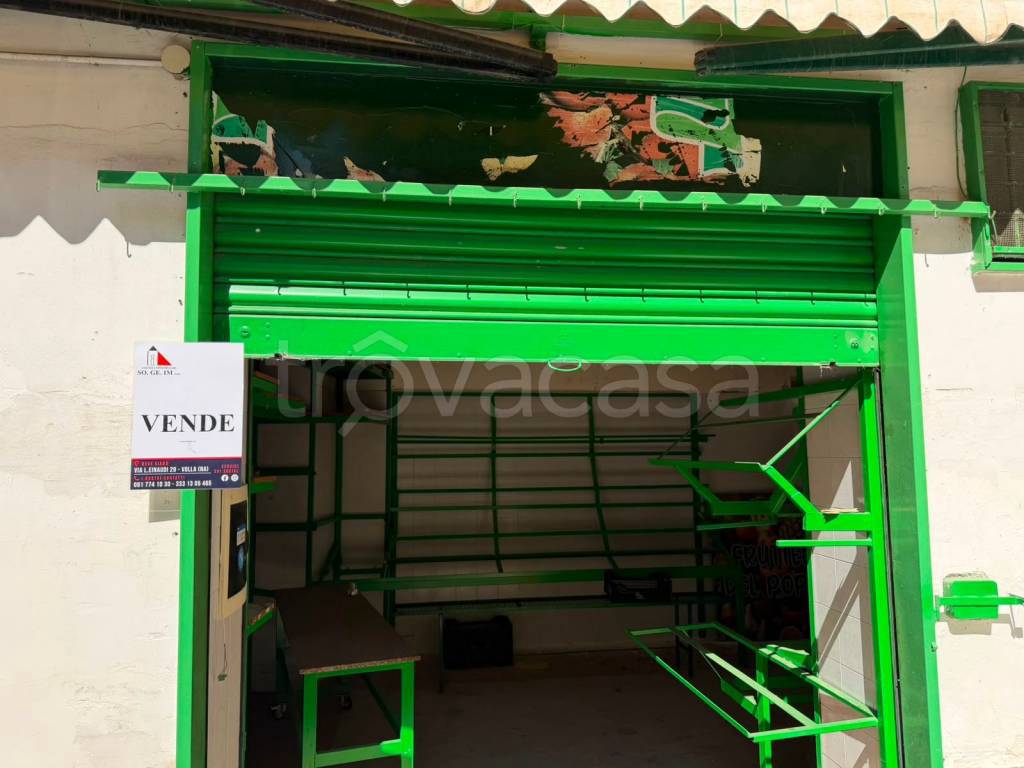 negozio in vendita a Casoria in zona Centro Storico