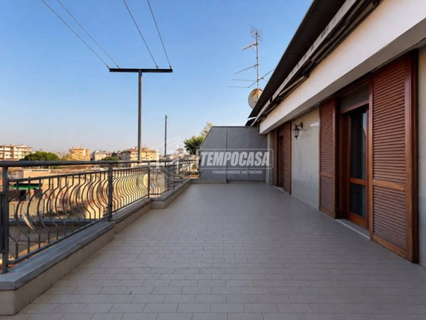 appartamento in vendita a Casoria in zona Centro Storico