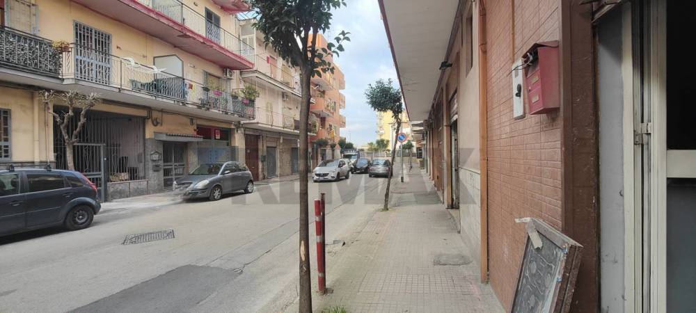 locale commerciale in vendita a Casoria