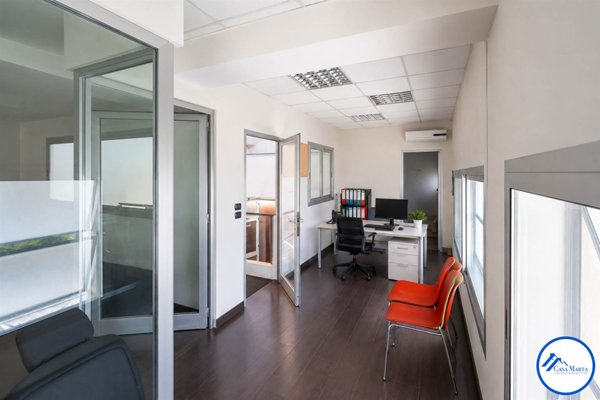 ufficio in vendita a Casoria in zona Centro Storico