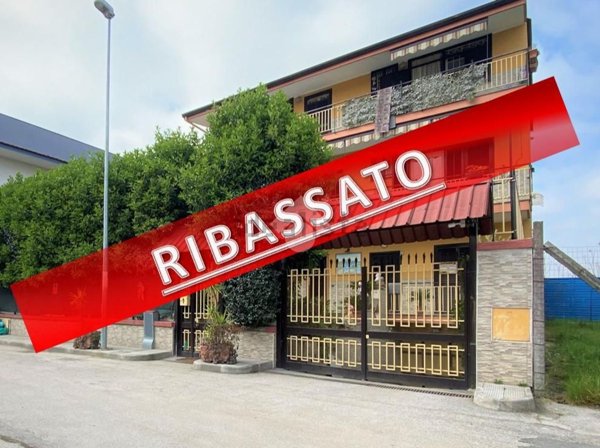 casa indipendente in vendita a Casoria in zona Arpino
