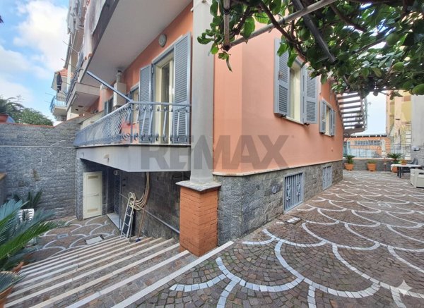 casa indipendente in vendita a Casoria