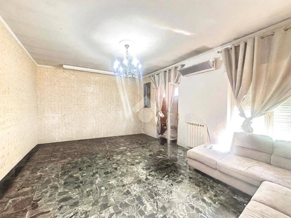 appartamento in vendita a Casoria in zona Arpino