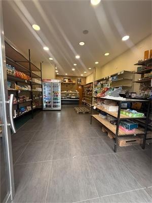 attivita commerciale in vendita a Casoria in zona Ferrovia