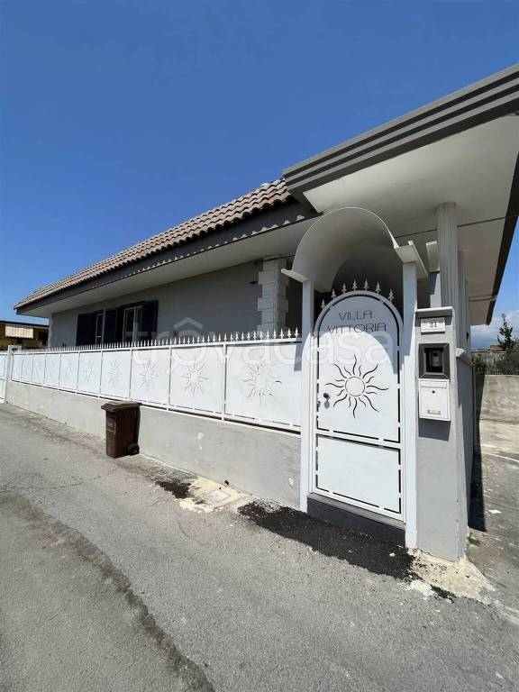 casa indipendente in vendita a Castellammare di Stabia in zona Ponte Persica