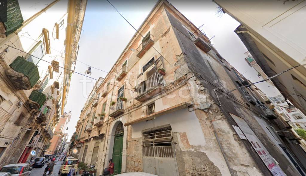 locale commerciale in vendita a Castellammare di Stabia