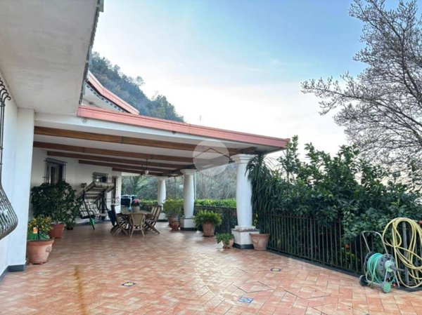 casa indipendente in vendita a Castellammare di Stabia