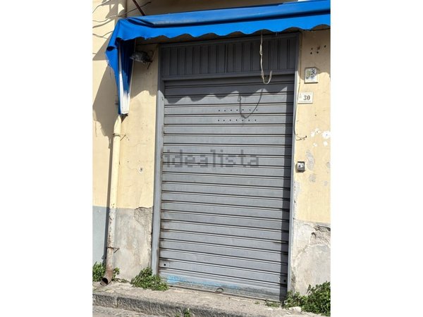 locale commerciale in vendita a Castellammare di Stabia