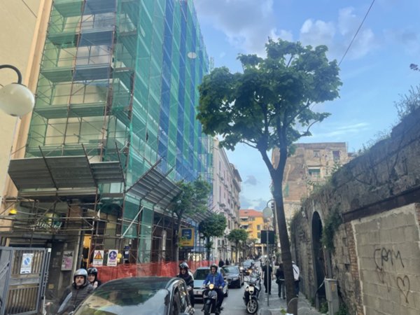 locale commerciale in vendita a Castellammare di Stabia