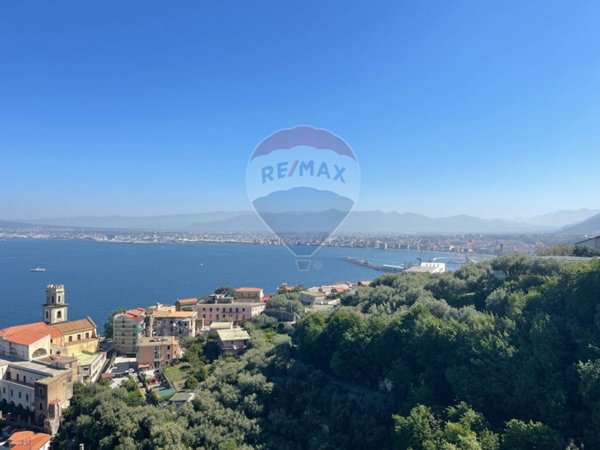 casa indipendente in vendita a Castellammare di Stabia in zona Pozzano