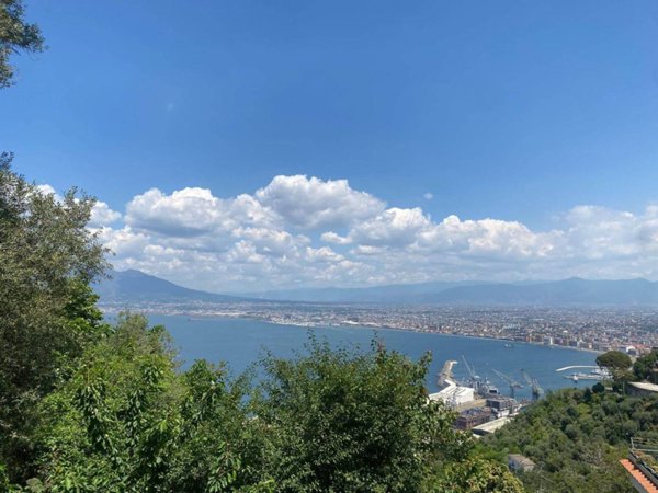 casa indipendente in vendita a Castellammare di Stabia