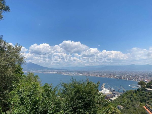 casa indipendente a Castellammare di Stabia in zona Madonna della Libera