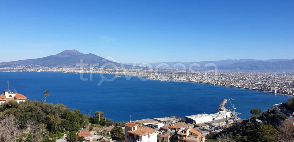 appartamento in vendita a Castellammare di Stabia in zona Madonna della Libera