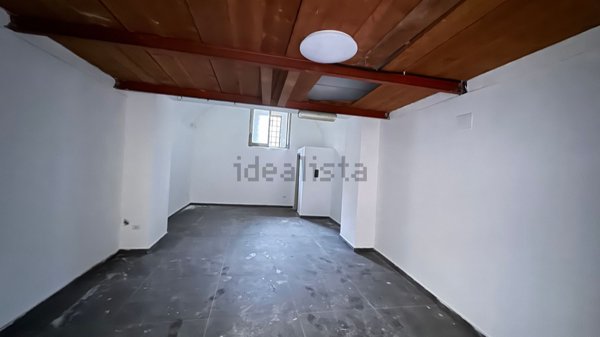 locale commerciale in vendita a Castellammare di Stabia in zona Centro Città
