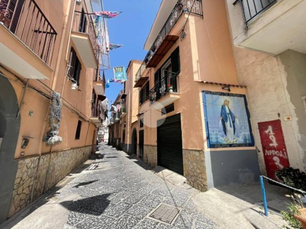 appartamento in vendita a Castellammare di Stabia in zona Privati