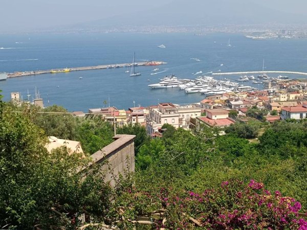appartamento in vendita a Castellammare di Stabia in zona Fratte