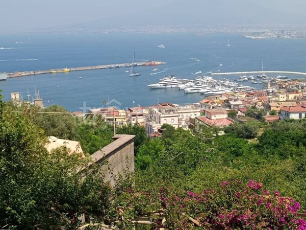 appartamento in vendita a Castellammare di Stabia in zona Fratte