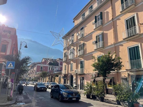 negozio in vendita a Castellammare di Stabia in zona Centro Città