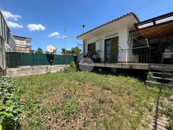 casa indipendente in vendita a Castellammare di Stabia in zona Pioppaino