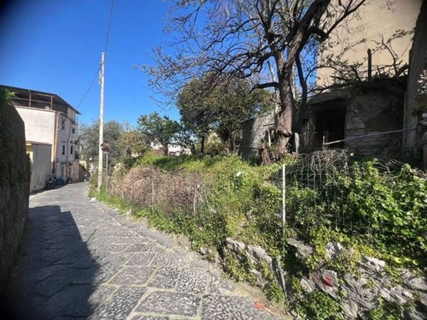 casa indipendente in vendita a Castellammare di Stabia in zona Privati